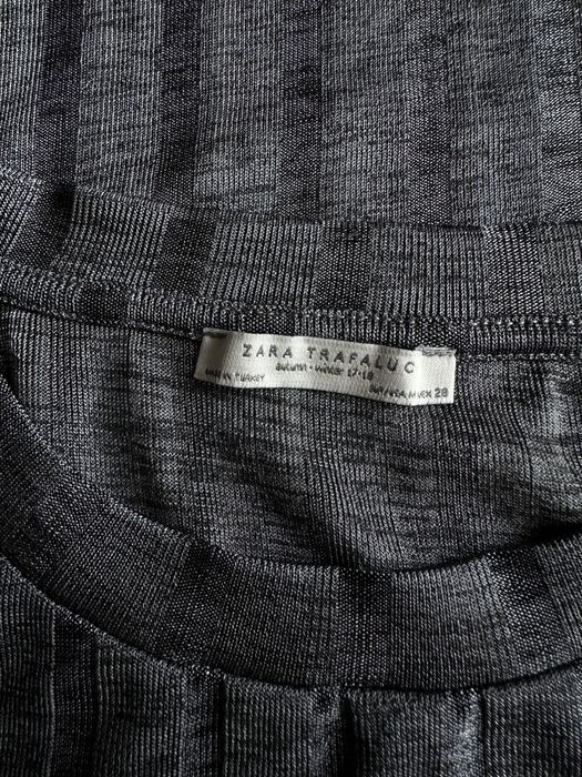 Tshirt cinzenta as riscas - Zara