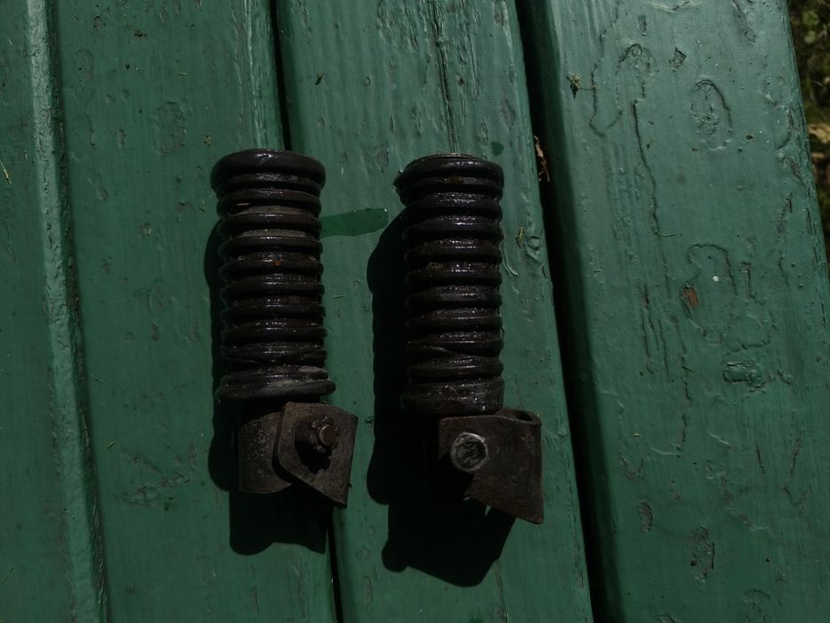 Задні підніжки мотоцикла Ява