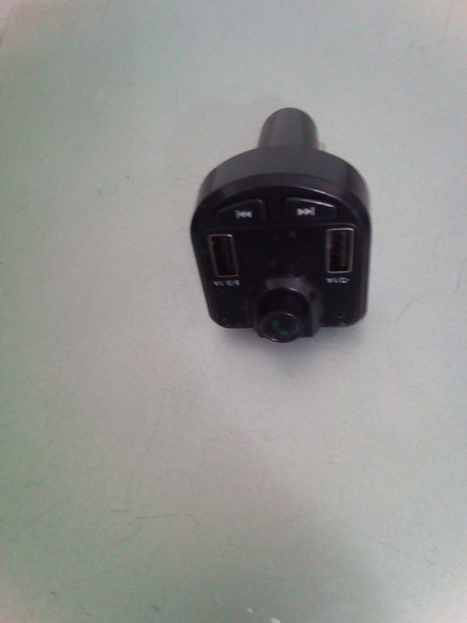 Ficha de Isqueiro c/radio e portas usb telefone