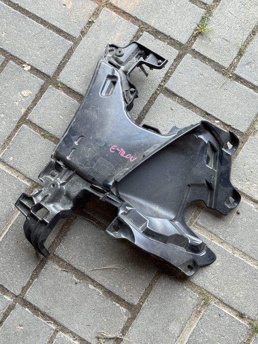 Воздухозабірник повітропровід Audi e-tron s-line