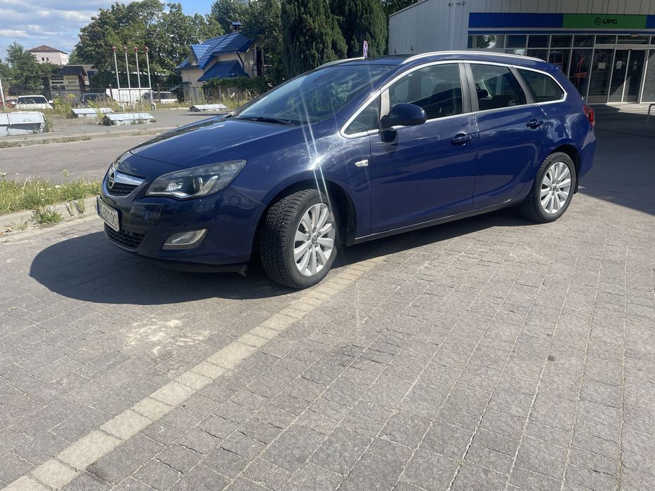Opel Astra j 1.7 cdti  2011р. Комплектація топ.
