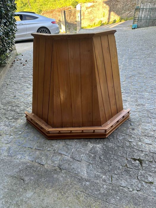 Cobertura de exaustor em madeira
