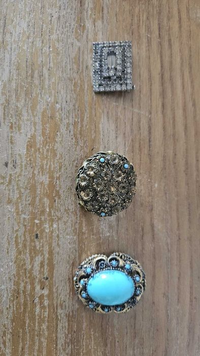 Alfinetes de peito /pregadeiras / broches antigos