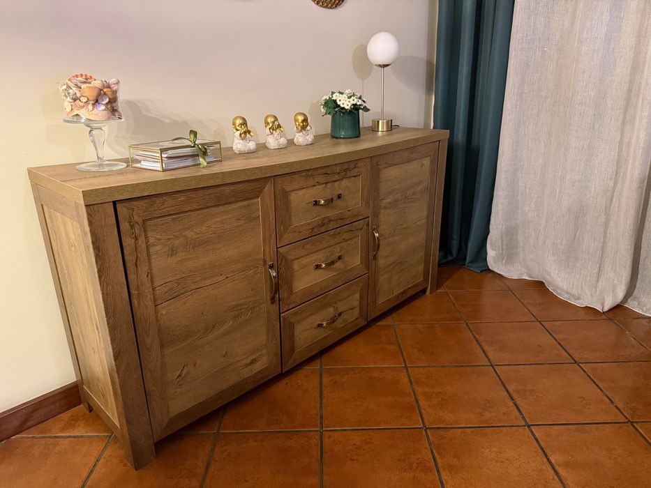 Mobília sala jantar com pouco uso. Como nova!