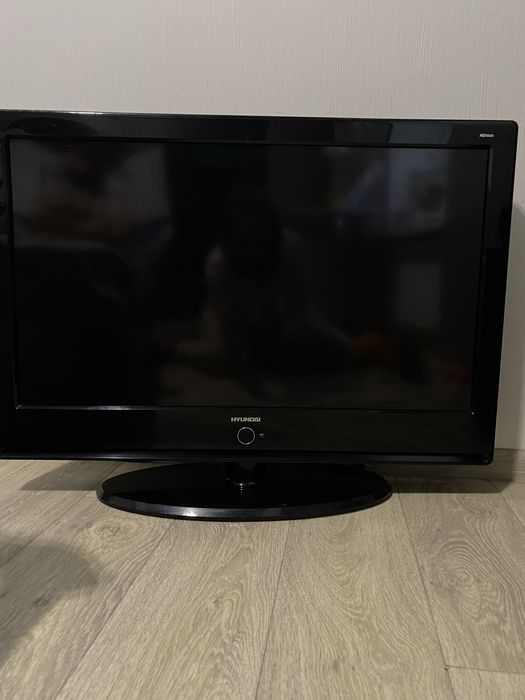Телевизор HYUNDAI  32 дюймовий H-LCD3210