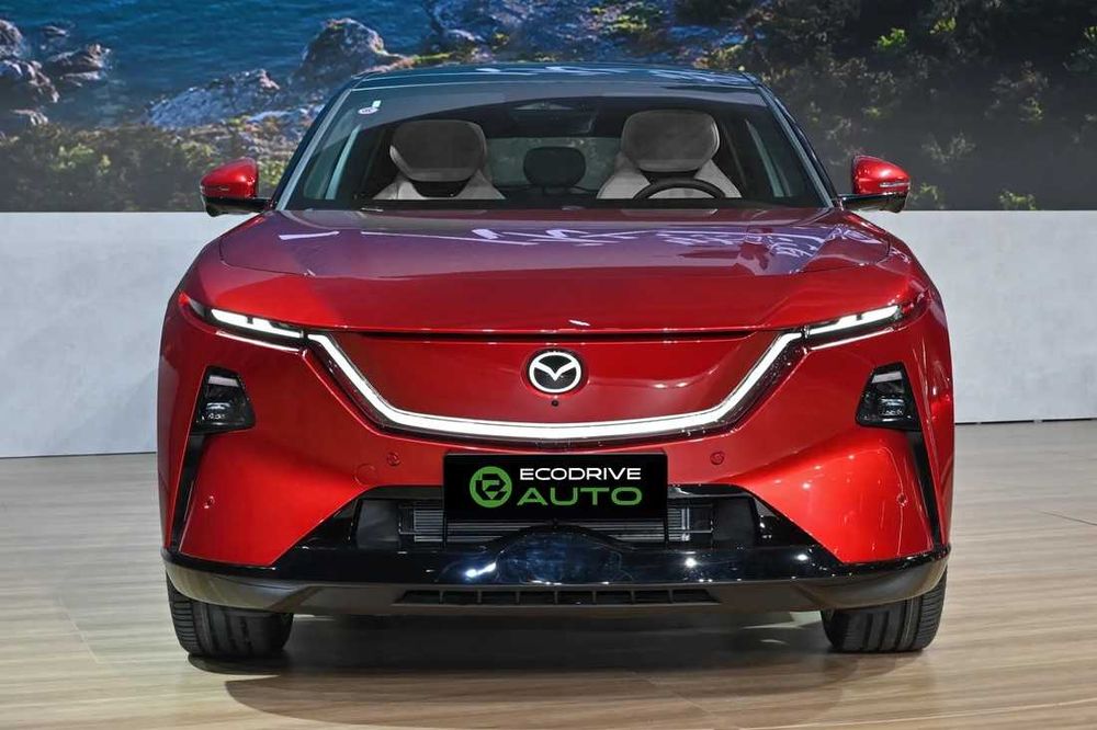 Електромобіль Mazda EZ-60 EV 600 Max Sport 2WD 2026, Crystal Soul Red, чорний салон
