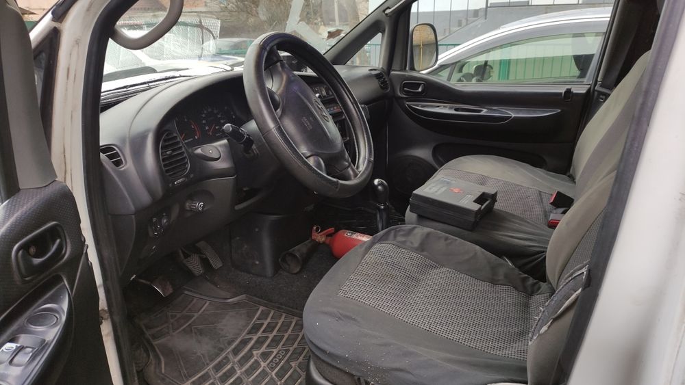 Hyundai H200 1998 року потребує ремонту, або на розбирання