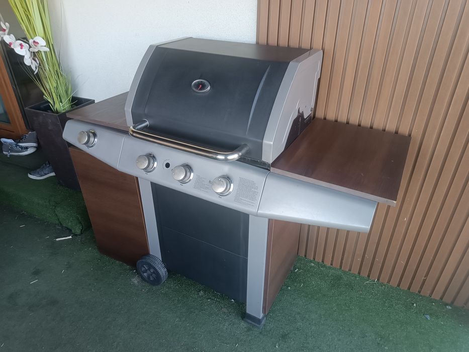 grill gril gazowy z żeliwnym rusztem