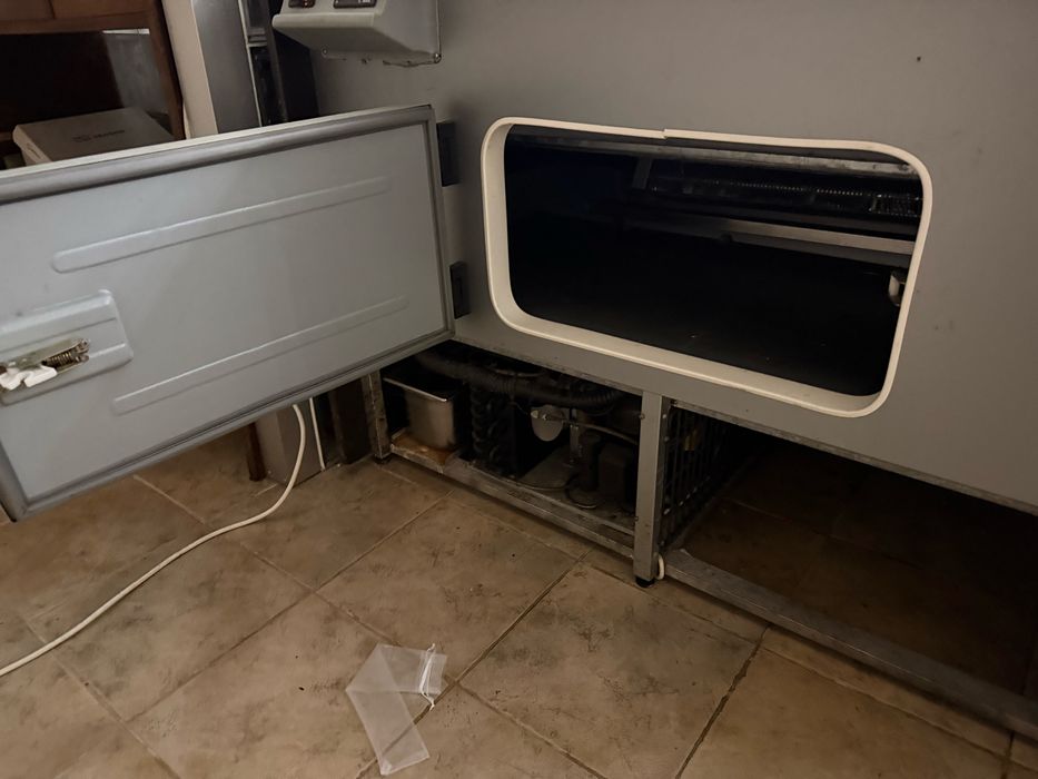 Arca de refrigeração para Restauração