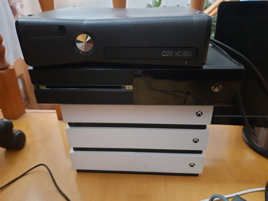 Продам xbox  в робочому стані 1 тр
