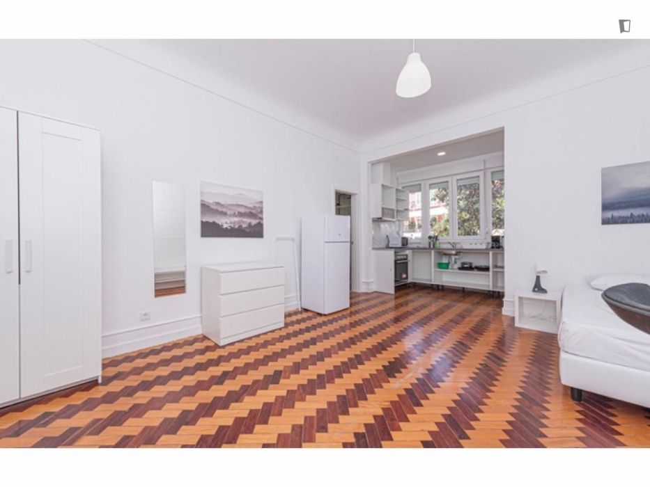 Quarto - localizado em Lapa Lisbon