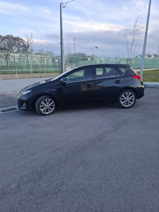 Toyota Auris 1.8 Híbrido | Caixa Automática | Preto | 2013