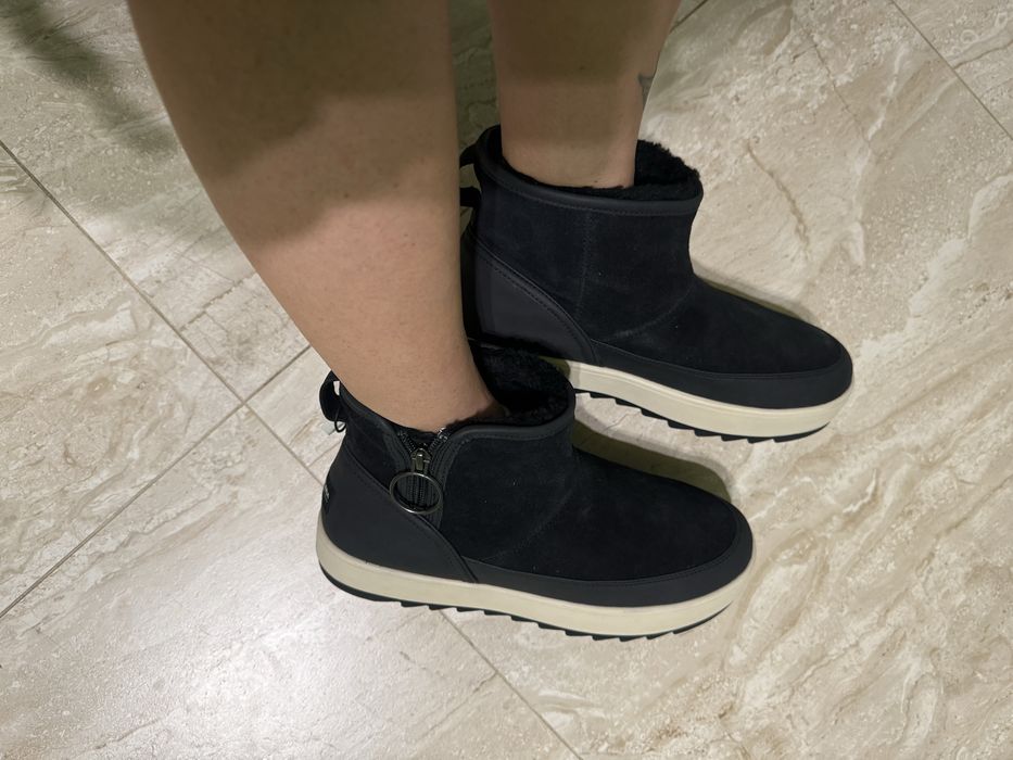 Ботинки ugg………….