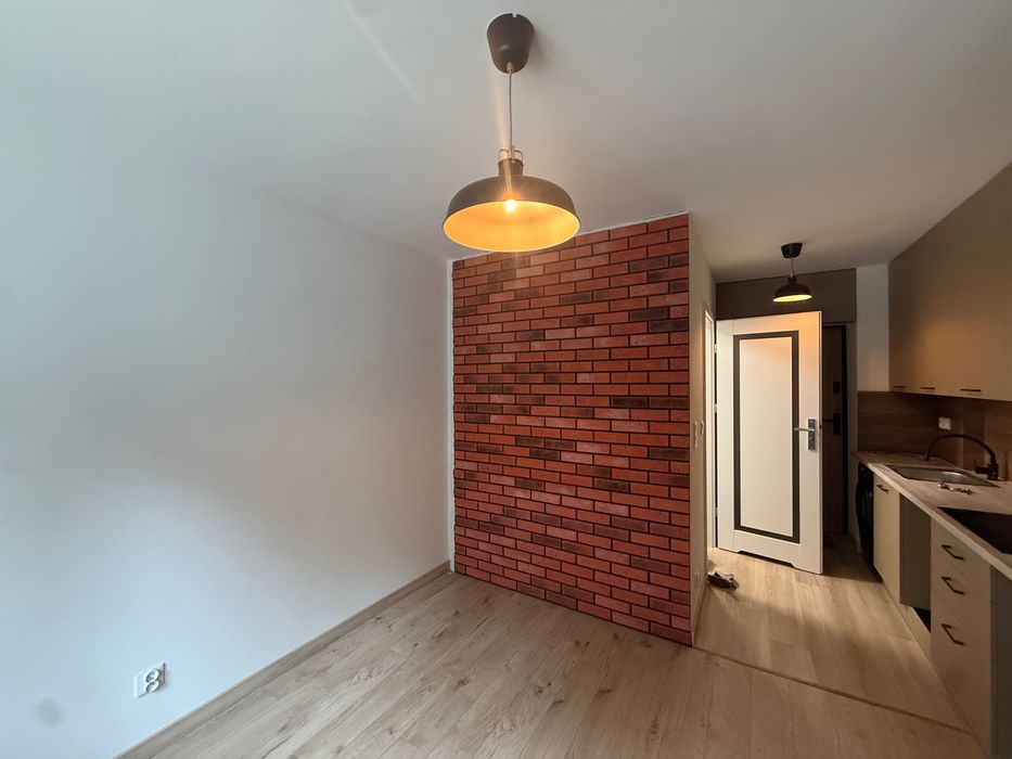 Na sprzedaż – kawalerka 18 m² po generalnym remoncie | Parter | Piwnica | 190 000 zł