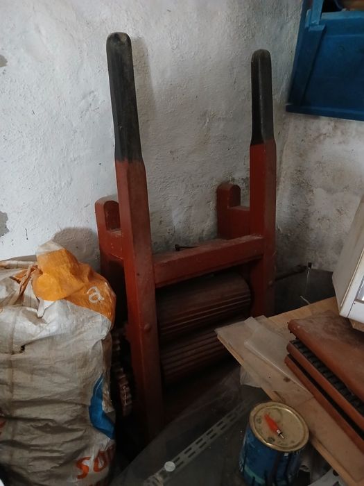 Esmagador de uvas manual, mais gamela