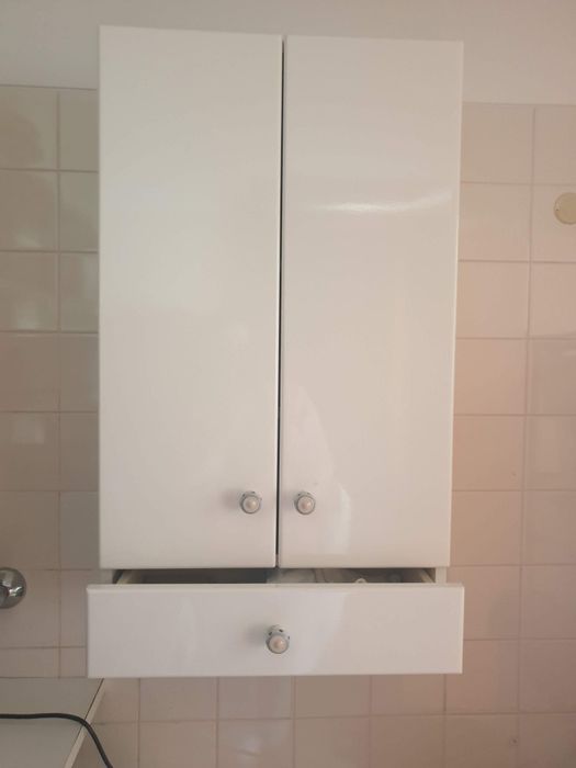 Armário de casa de banho