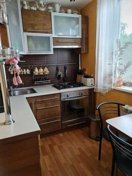 Продаж 2-х кімнатної квартири , Нові Будинки , вулиця Каденюка.