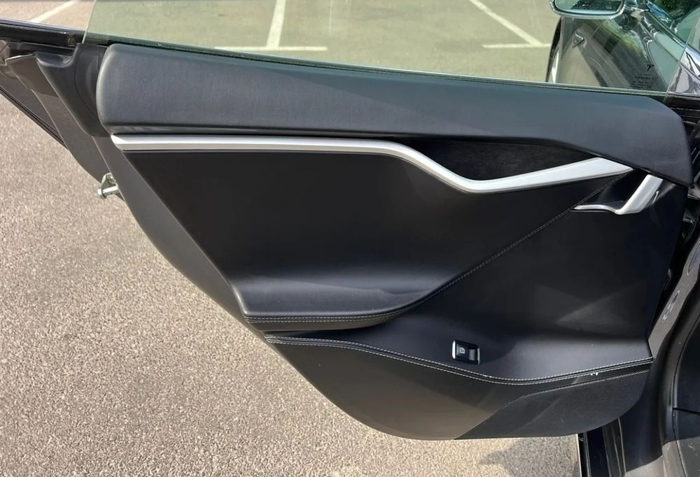 Tesla Model S 2018 VIN 5YJSA1E24JF249605 фото оголошення 17 з 22