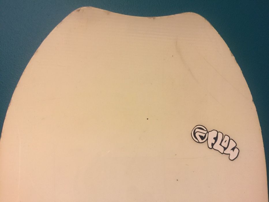 Deska snowboardowa z wiązaniami