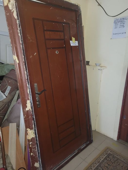 Продам двері вхідні