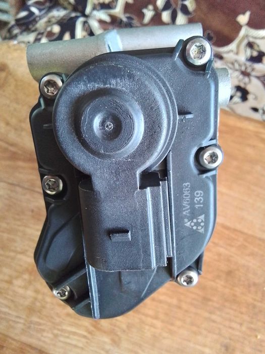 Клапан EGR  новий