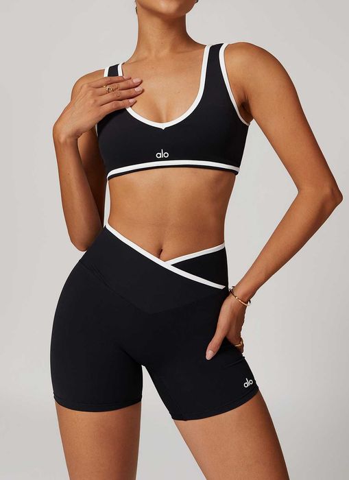 Топ спортивний Alo Yoga Contrast Line Bra Black 88432-BK: 2 550