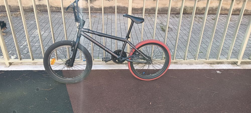 Bicicleta BMX usada