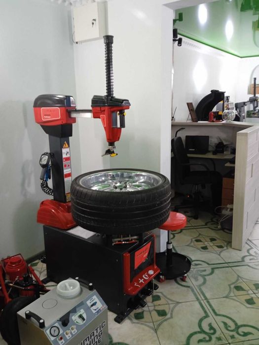 Шиномонтажний верстат автомат