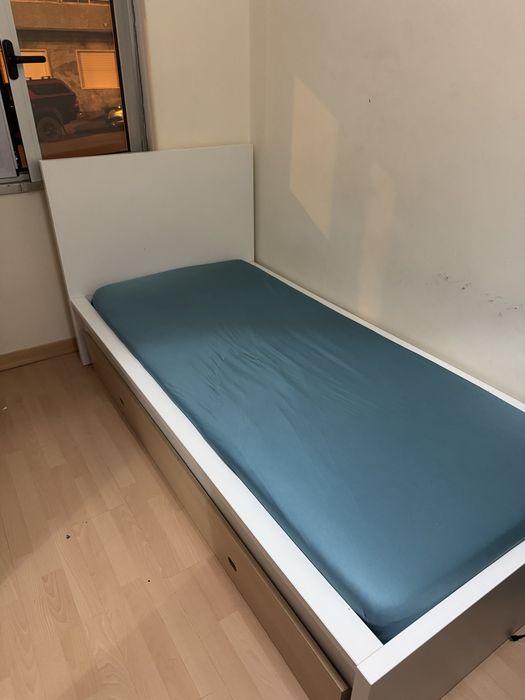 Cama individual c/ dois colchões