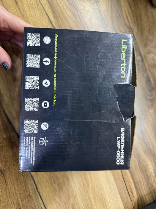 Вафельниця Liberton LWF-0500