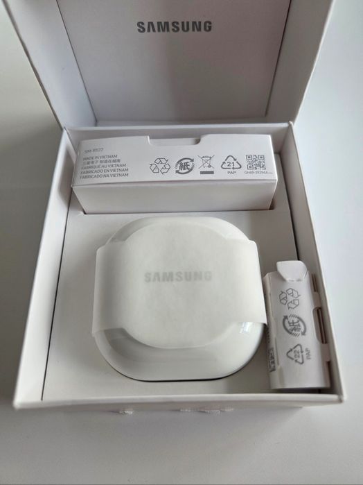 Безпровідні навушники Samsung
