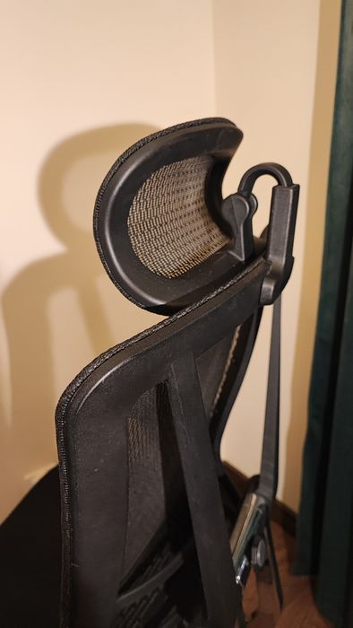 Ergonomiczny fotel biurowy premium – siatka mesh, zagłówek, pełna regulacja