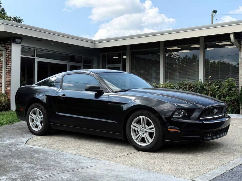 Ford Mustang V6      2014