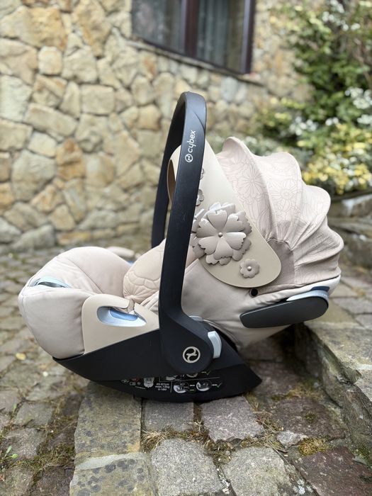 Автокрісло cybex Cloud Z i-Size simply flowers beige 4.0