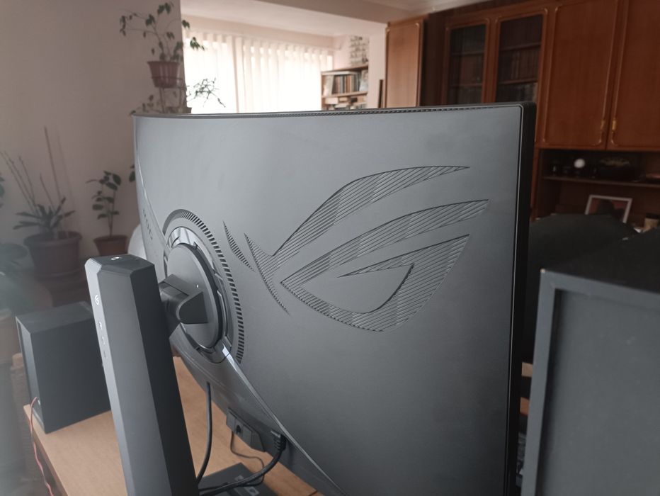 asus rog strix xg32wcs на гарантії