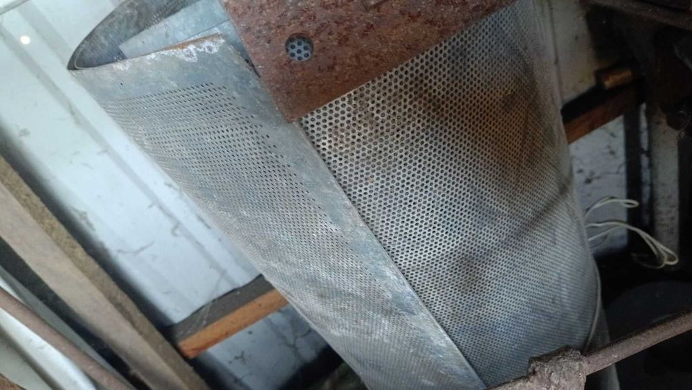 Продам лист перфорованний 2шт.