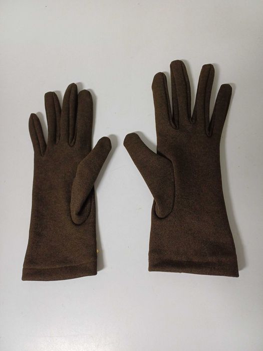 Luvas de senhora castanhas