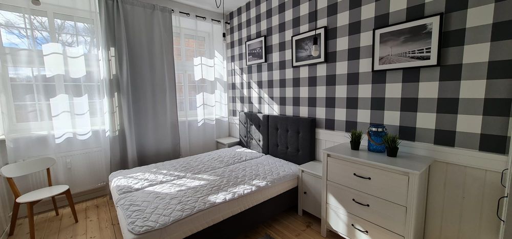 Pokój 1 osobowy damskie, wielkie łóżko hotelowe,Gdańsk Śródmieście, ul