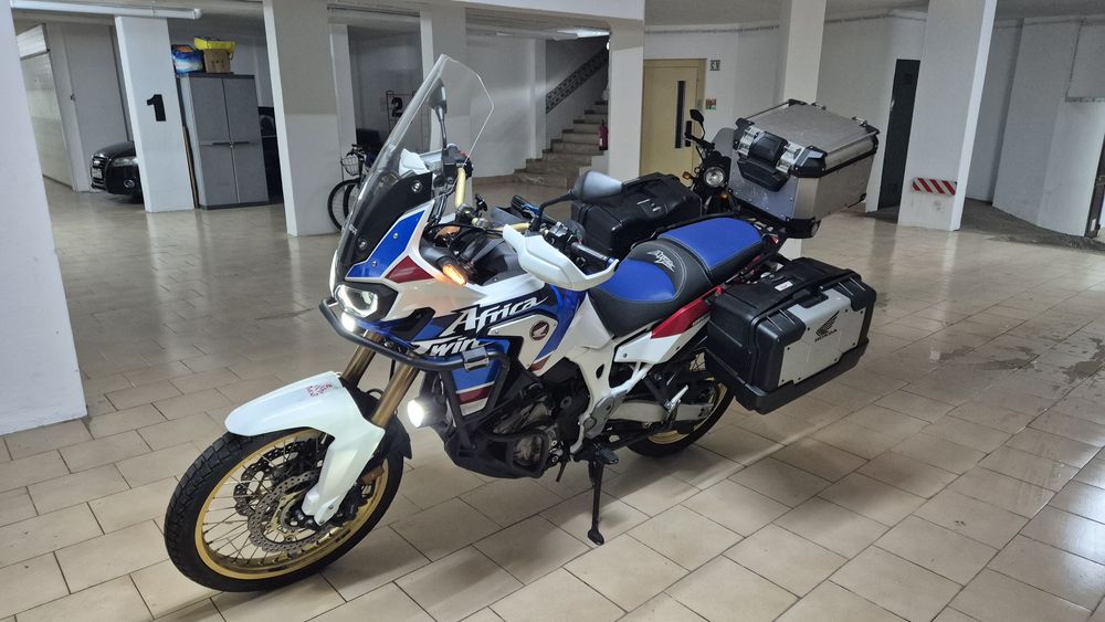 Africa Twin 30th Bigtank