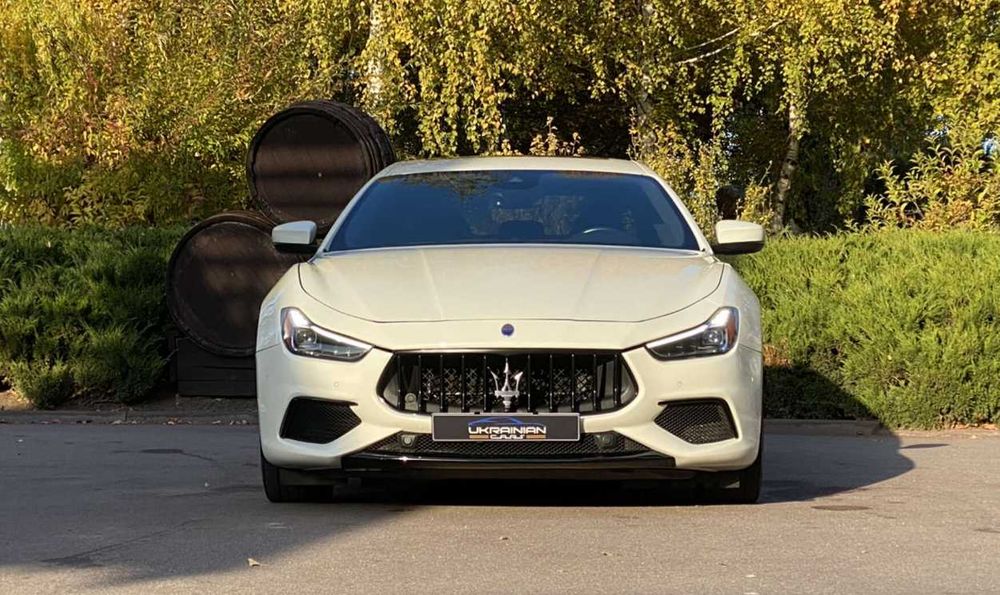 Оренда авто на весілля з водієм
