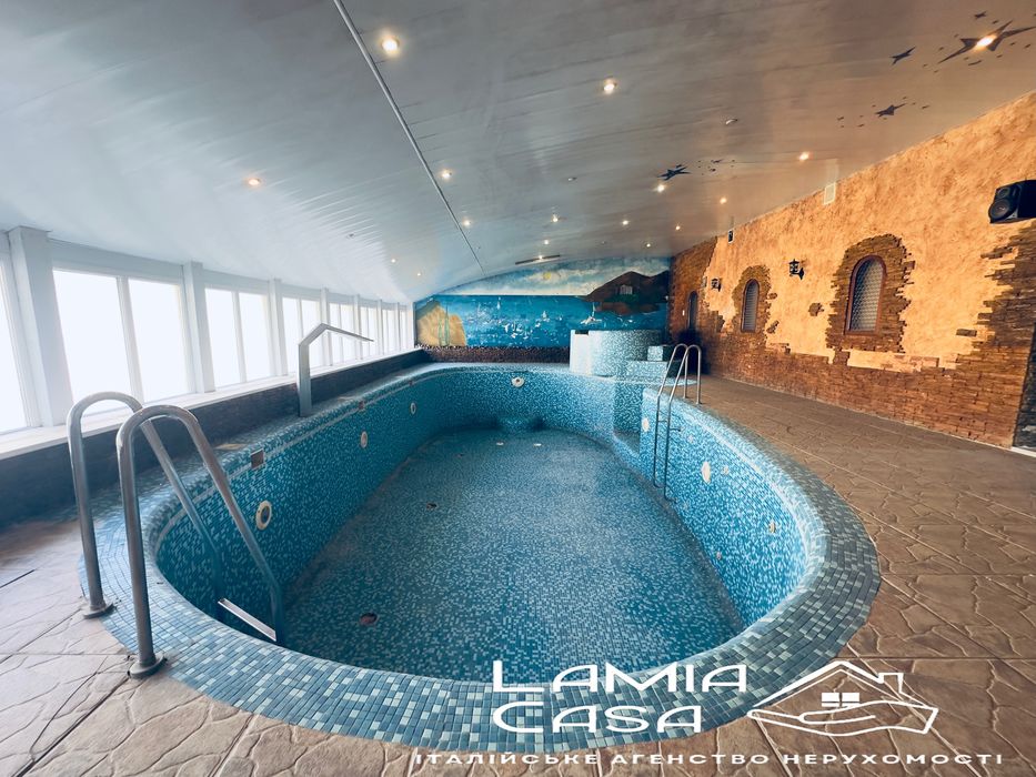 Продаж великого комплексу біля Чернівців