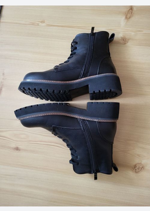 Bardzo lekkie, miękkie i wygodne botki