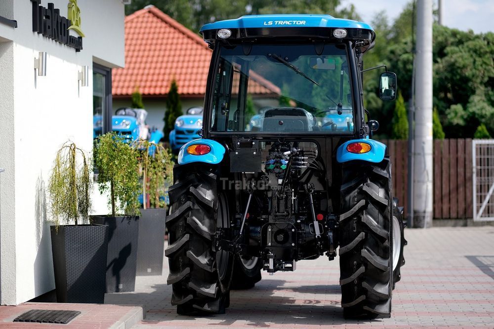 Ciągnik LS Tractor XU6168 MEC 4x4 - 68 KM z kabiną - ciągnik z gwarancją 5 lat