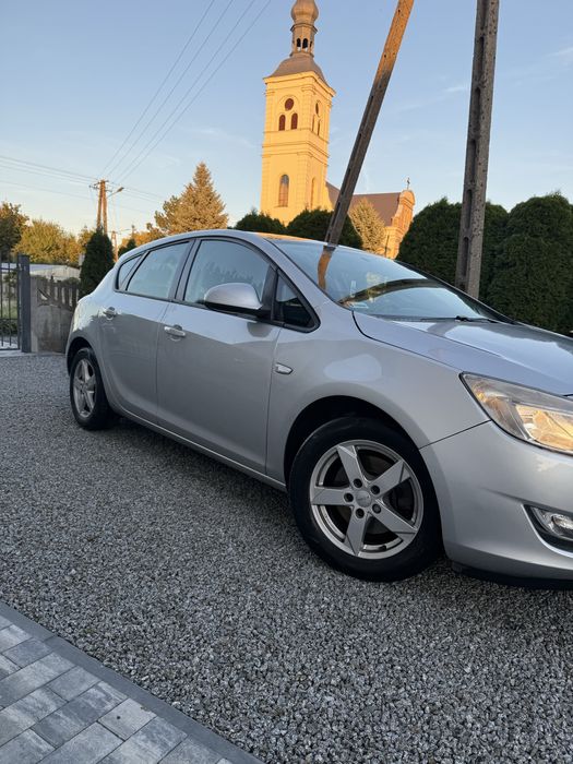 Opel astra J 2011