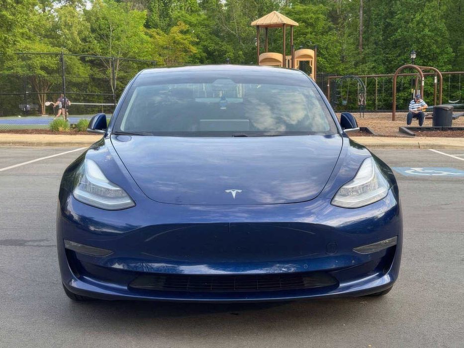Tesla Model 3 Long Range      2018