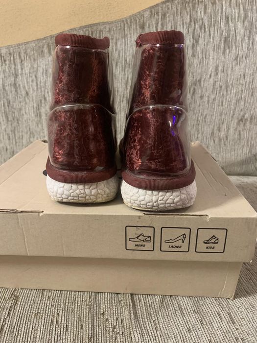 Женские зимние угги