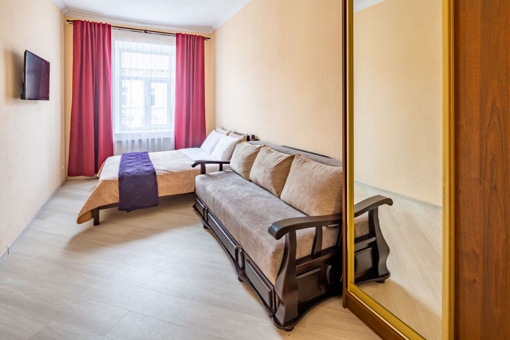 Подобово 1-к.кв.5 хв.до ж/д,10 хв Оперний,Леоленд (ЦІНАДОГОВІРНА)