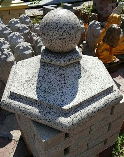 Кришки ,шапки, парапети на забор із натурального каменя