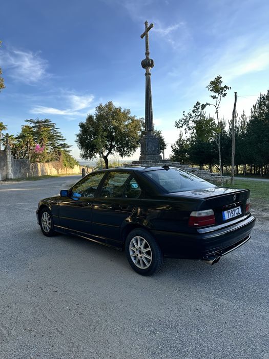 BMW e36 318is 143cv — photo 4