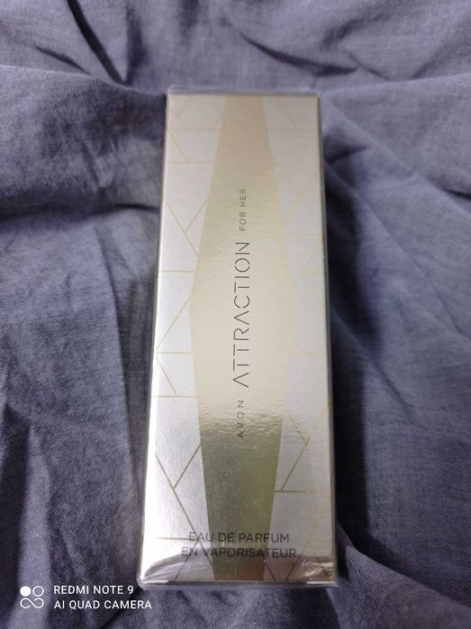 Woda perfumowana od Avon Attraction.